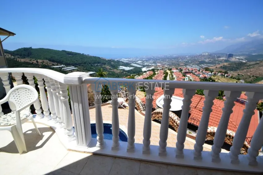 Purchase Three-storey 4+2 villa with stunning views of the sea and Alanya Castle 4 