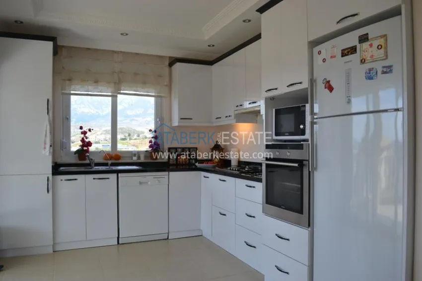 Purchase Villa from the owner with a garden in Kargicak 1 