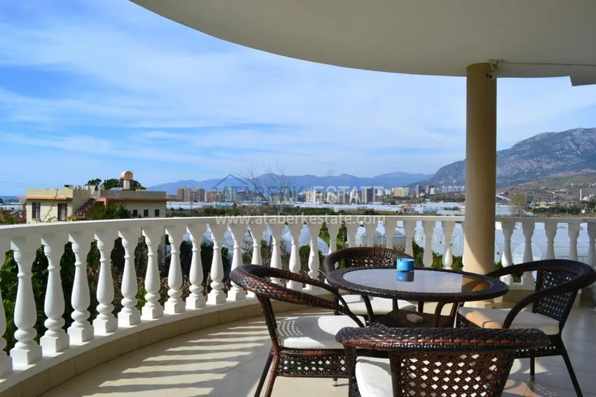 Purchase Villa from the owner with a garden in Kargicak 3 