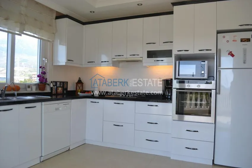 Purchase Villa from the owner with a garden in Kargicak 4 