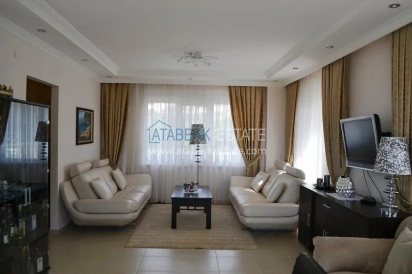 Purchase Villa from the owner with a garden in Kargicak 6 