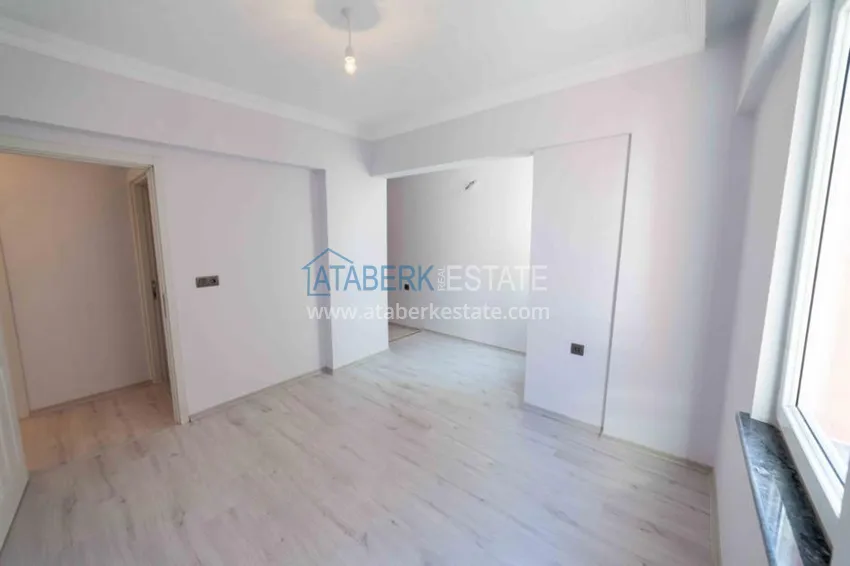 Purchase  Refurbished spacious flat with a separate kitchen  16 