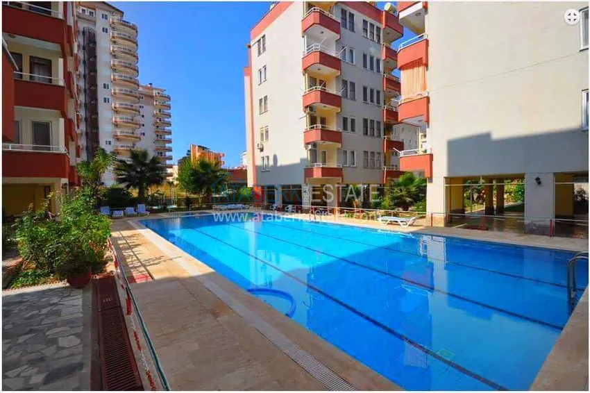 Refurbished spacious flat with a separate kitchen  2 