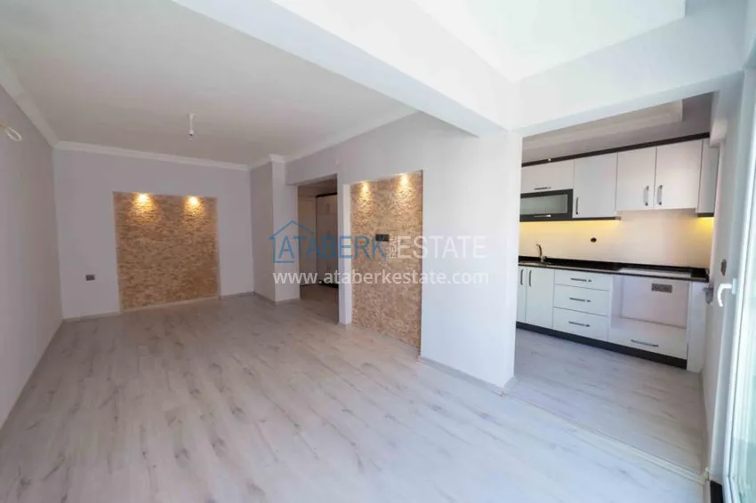 Purchase  Refurbished spacious flat with a separate kitchen  1 