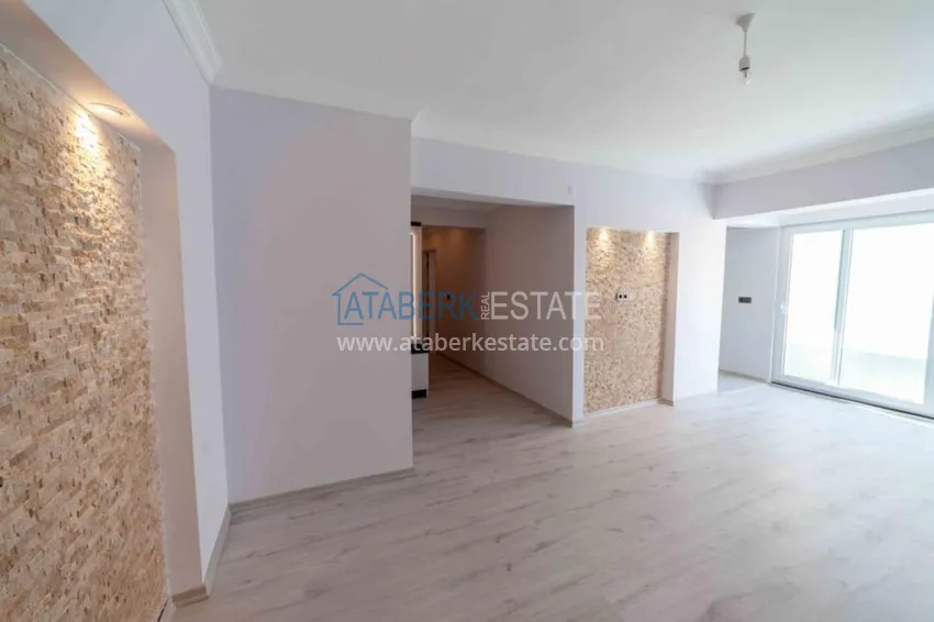 Purchase  Refurbished spacious flat with a separate kitchen  2 