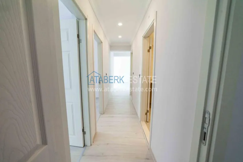 Purchase  Refurbished spacious flat with a separate kitchen  4 