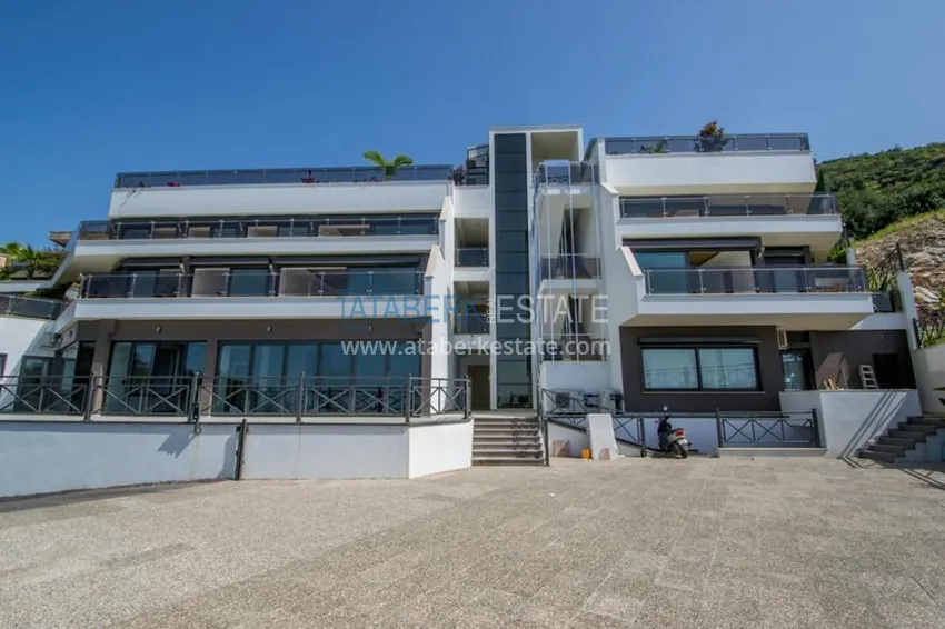 VILLA AND EXCLUSIVE APARTMENTS WITH DIRECT VIEW ON THE MEDITERRANEAN SEA 12 