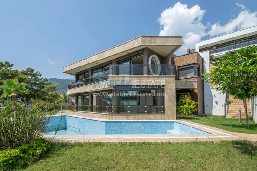 VILLA AND EXCLUSIVE APARTMENTS WITH DIRECT VIEW ON THE MEDITERRANEAN SEA 4 