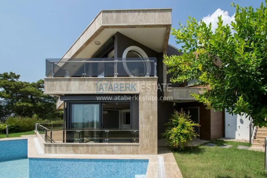 VILLA AND EXCLUSIVE APARTMENTS WITH DIRECT VIEW ON THE MEDITERRANEAN SEA 8 