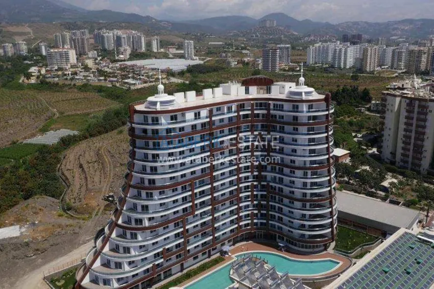 Apartments of various layouts in a luxury complex at prices from the developer in Mahmutlar 13 