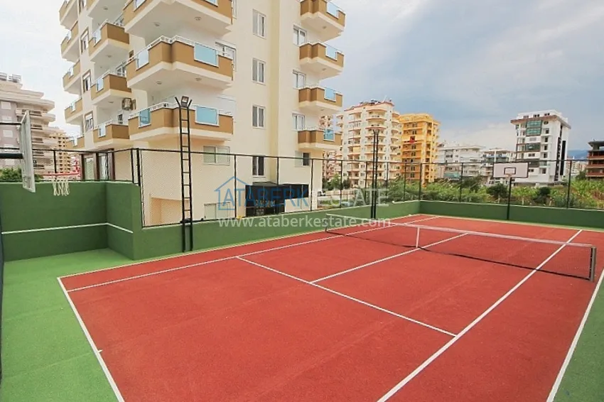 Apartments of various layouts in a luxury complex at prices from the developer in Mahmutlar 17 