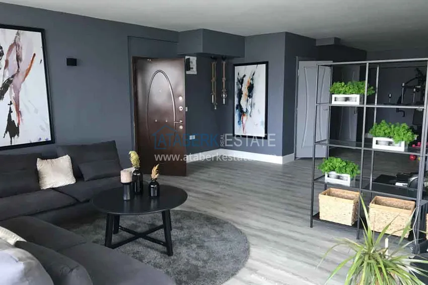 Luxurious duplex apartment with garden access and sea views in Kargicak 22 