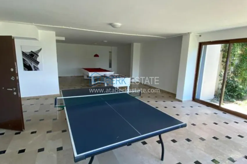 Luxurious duplex apartment with garden access and sea views in Kargicak 27 