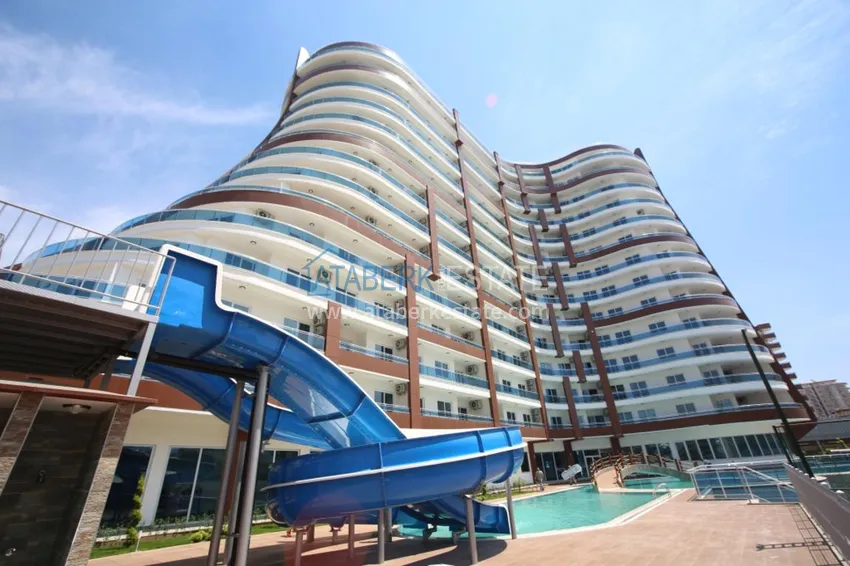 Apartments of various layouts in a luxury complex at prices from the developer in Mahmutlar 5 