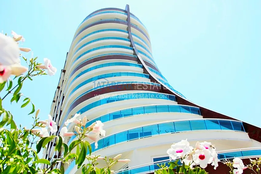 Apartments of various layouts in a luxury complex at prices from the developer in Mahmutlar 6 