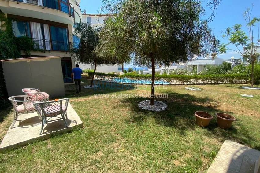 Luxurious duplex apartment with garden access and sea views in Kargicak 5 