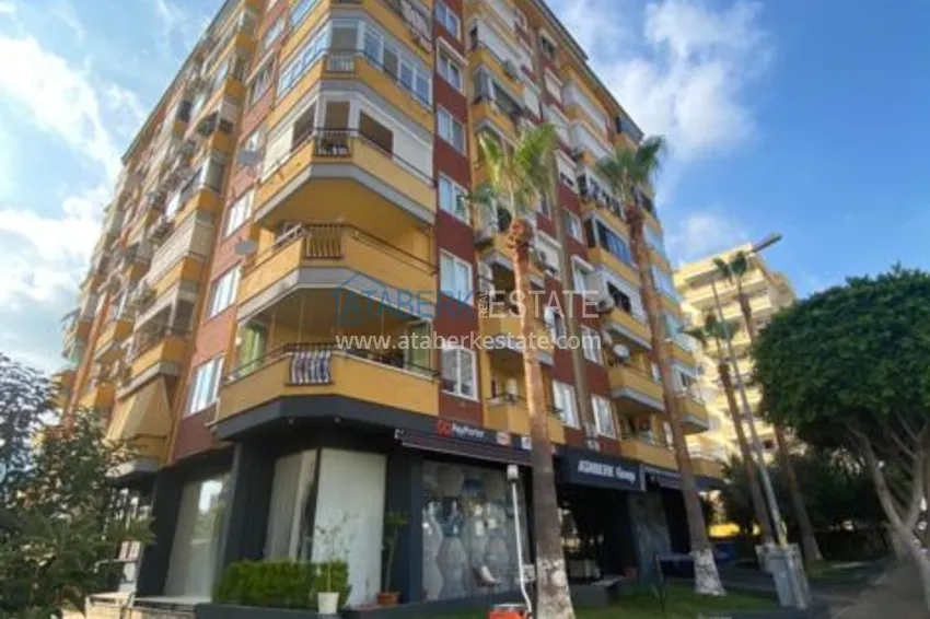 Comfortable apartment in the center of Alanya with separate kitchen and furniture 2 