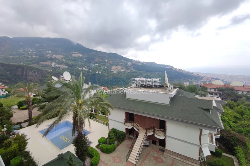 Complex, overlooking the sea and mountains and located in the mountains 2