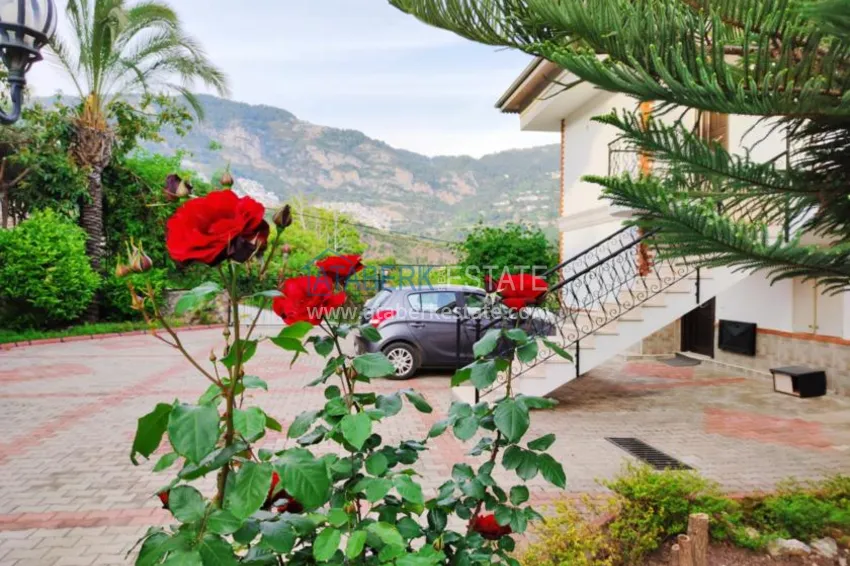 Complex, overlooking the sea and mountains and located in the mountains 7