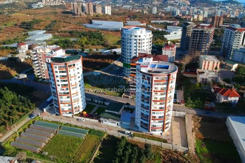 Furnished flat with a separate kitchen and sea views in Mahmutlar 1 