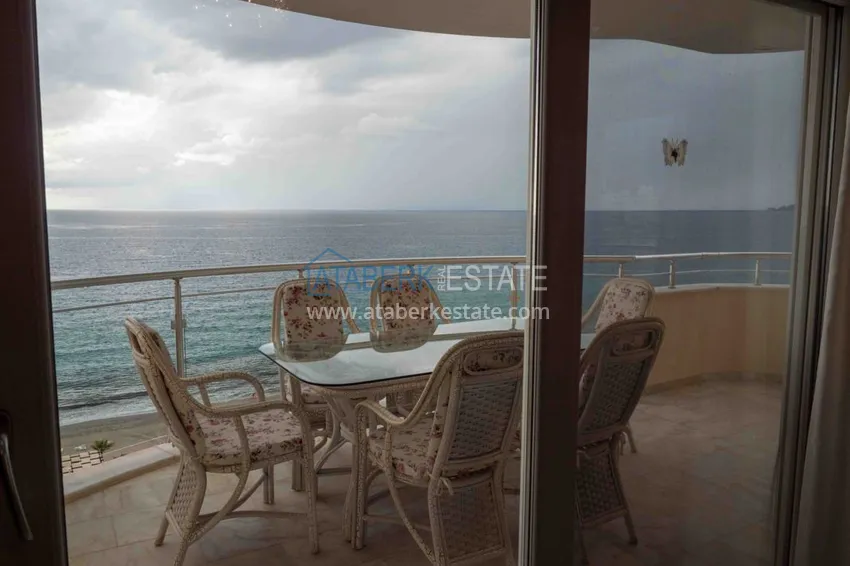 Purchase Furnished flat with a sea view on the sea coast in Mahmutlar 19 