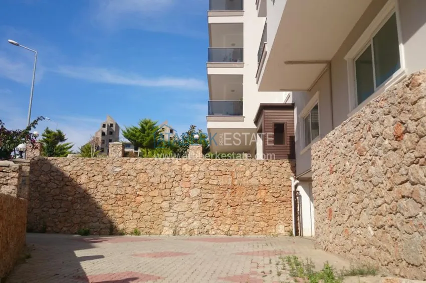 Six bedroom duplex with mountain and sea views 15 