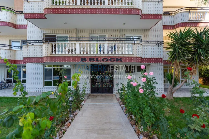 Furnished flat on the first coast line in Mahmutlar  13 