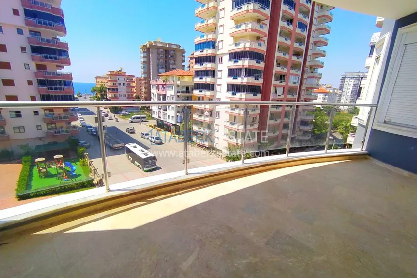 Purchase Two-bedroom apartment with a sea view in Mahmutlar 12 