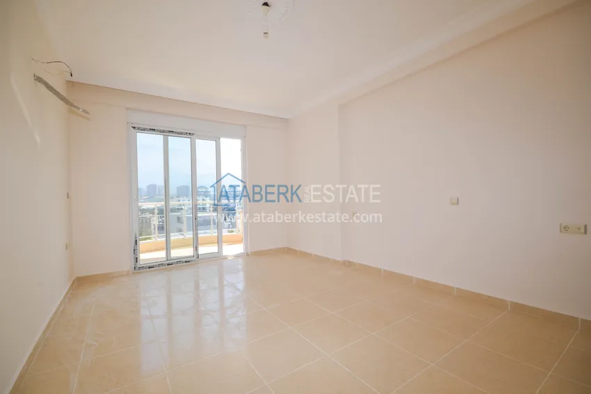 Purchase Two level penthouse with 4 bedrooms and a private sauna in Mahmutlar 13 