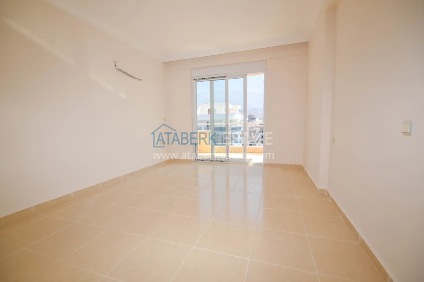 Purchase Two level penthouse with 4 bedrooms and a private sauna in Mahmutlar 14 