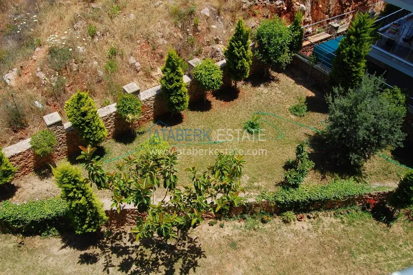 Six bedroom duplex with mountain and sea views 18 