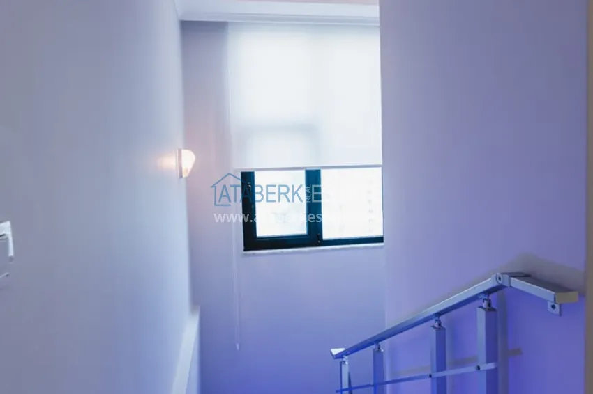 Purchase Furnished penthouse in elite complex in Mahmutlar 28 