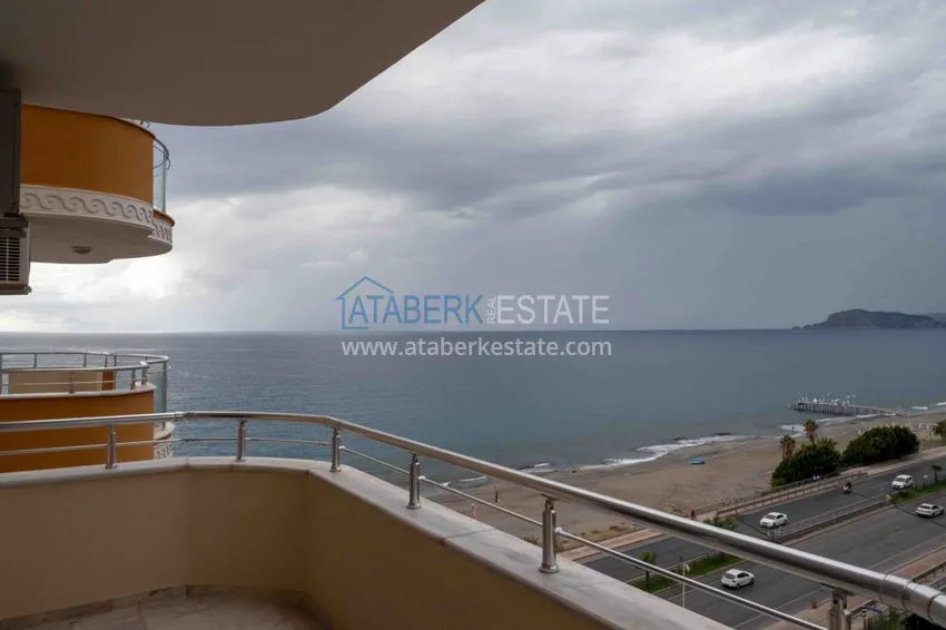 Purchase Furnished flat with a sea view on the sea coast in Mahmutlar 35 