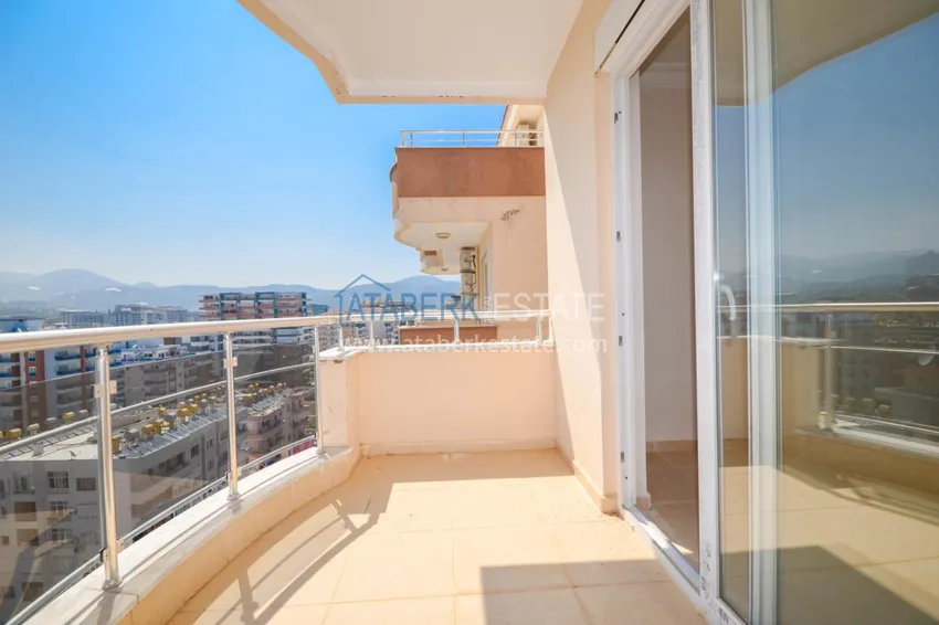 Purchase Two level penthouse with 4 bedrooms and a private sauna in Mahmutlar 18 
