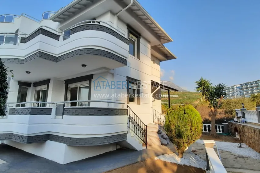 Detached villa completely refurbished with a swimming pool  2 