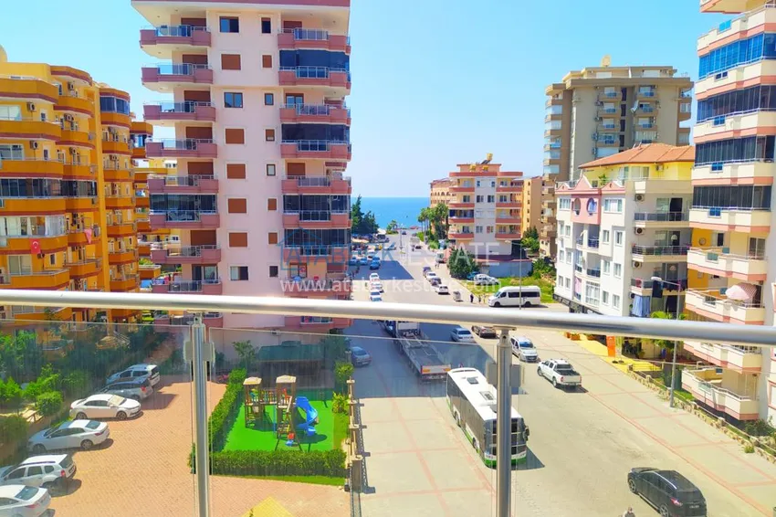 Two-bedroom apartment with a sea view in Mahmutlar 1 