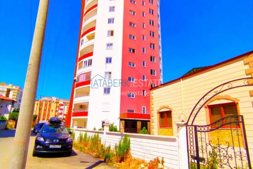 Furnished flat with a separate kitchen and sea views in Mahmutlar 2 