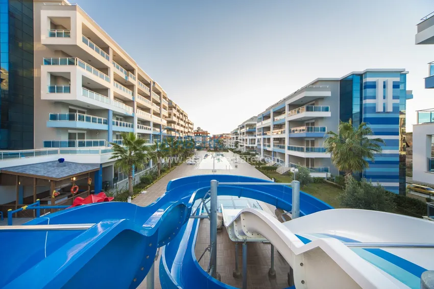 Flat in a residential complex by the sea in Kestel  22 