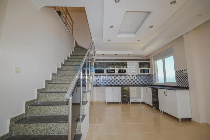 Purchase Two level penthouse with 4 bedrooms and a private sauna in Mahmutlar 21 