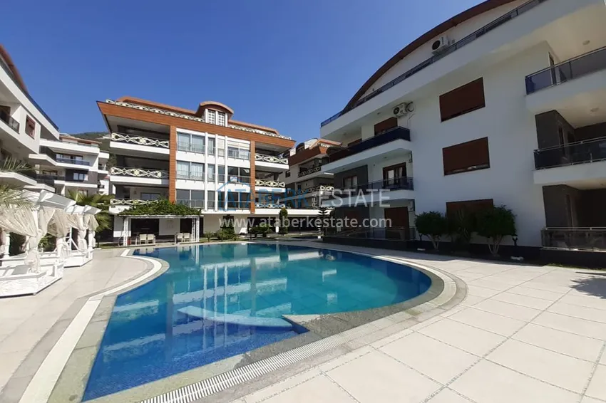 Three bedroom apartment with a separate kitchen in Oba  2 