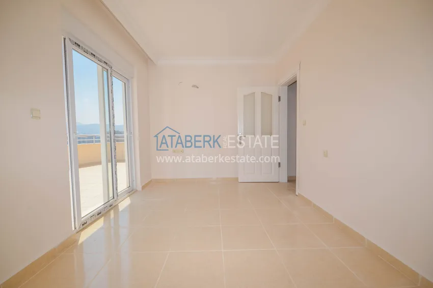 Purchase Two level penthouse with 4 bedrooms and a private sauna in Mahmutlar 32 