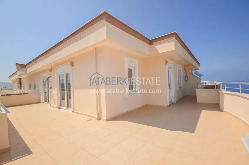 Purchase Two level penthouse with 4 bedrooms and a private sauna in Mahmutlar 36 