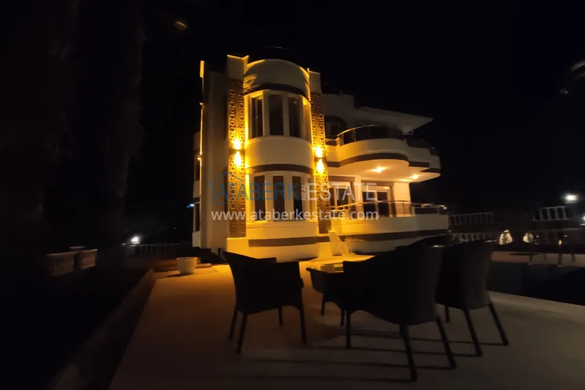 Detached villa completely refurbished with a swimming pool  3 