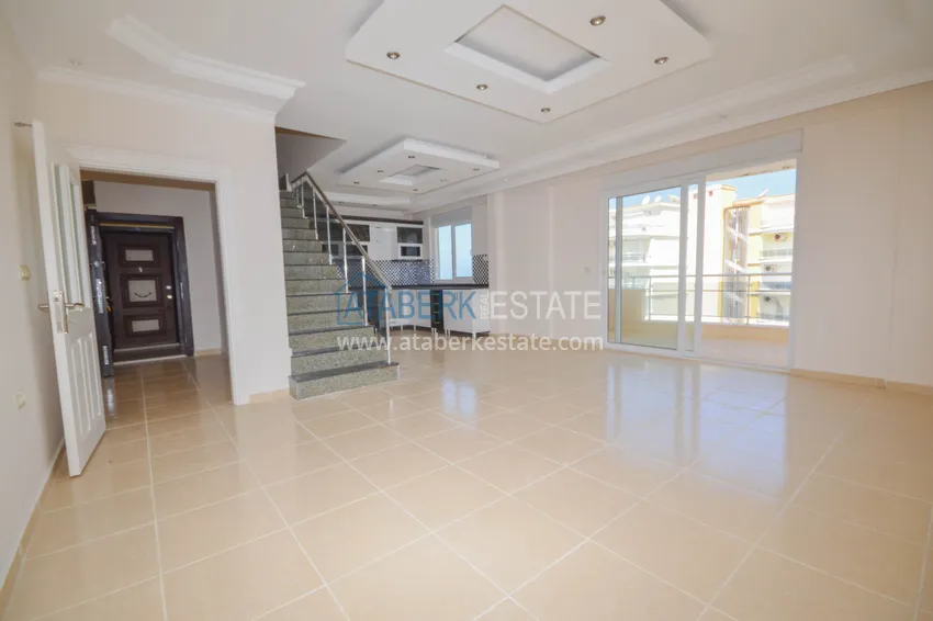 Purchase Two level penthouse with 4 bedrooms and a private sauna in Mahmutlar 3 