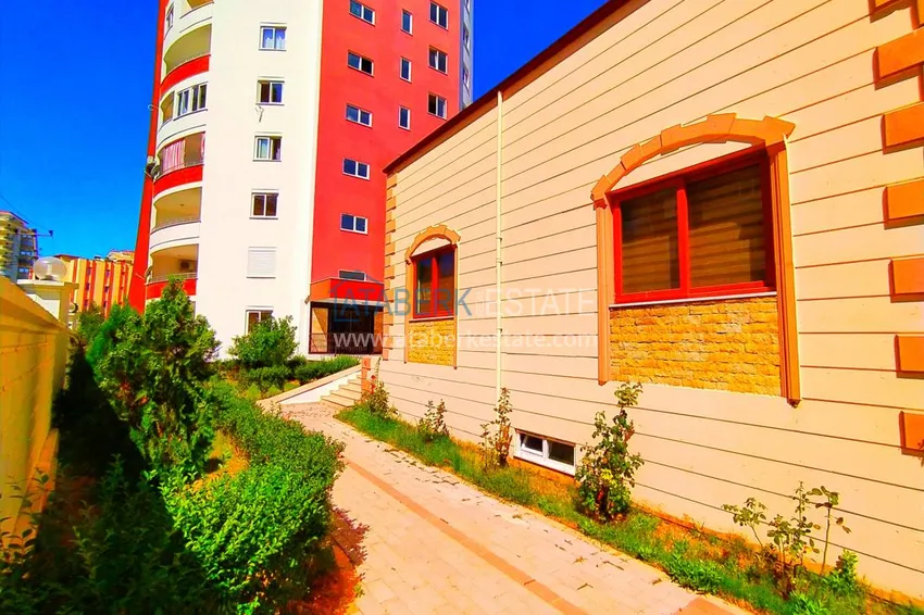 Furnished flat with a separate kitchen and sea views in Mahmutlar 4 