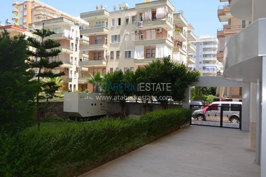 Flat in Mahmutlar on the main street by the sea  3 