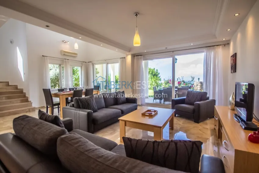 Purchase Villa in Kargicak with breathtaking views in a villa site 4 