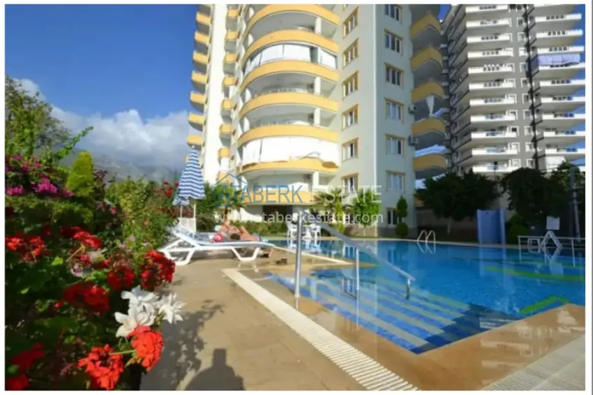 Furnished apartment with mountain and sea views in Mahmutlar 4 