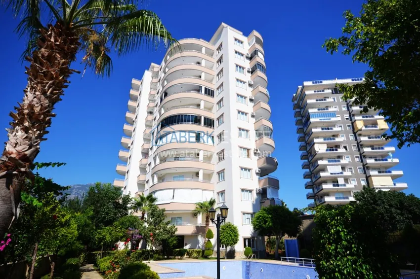 Furnished apartment with mountain and sea views in Mahmutlar 5 