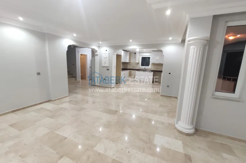 Purchase  Detached villa completely refurbished with a swimming pool  8 